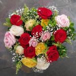 BH Flores - Bouquet 18 rosas coloridas