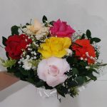 BH Flores - Bouquet 06 rosas coloridas