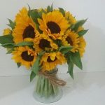 BH Flores - LINDO ARRANJO NO VIDRO COM 15 GIRASSÓIS